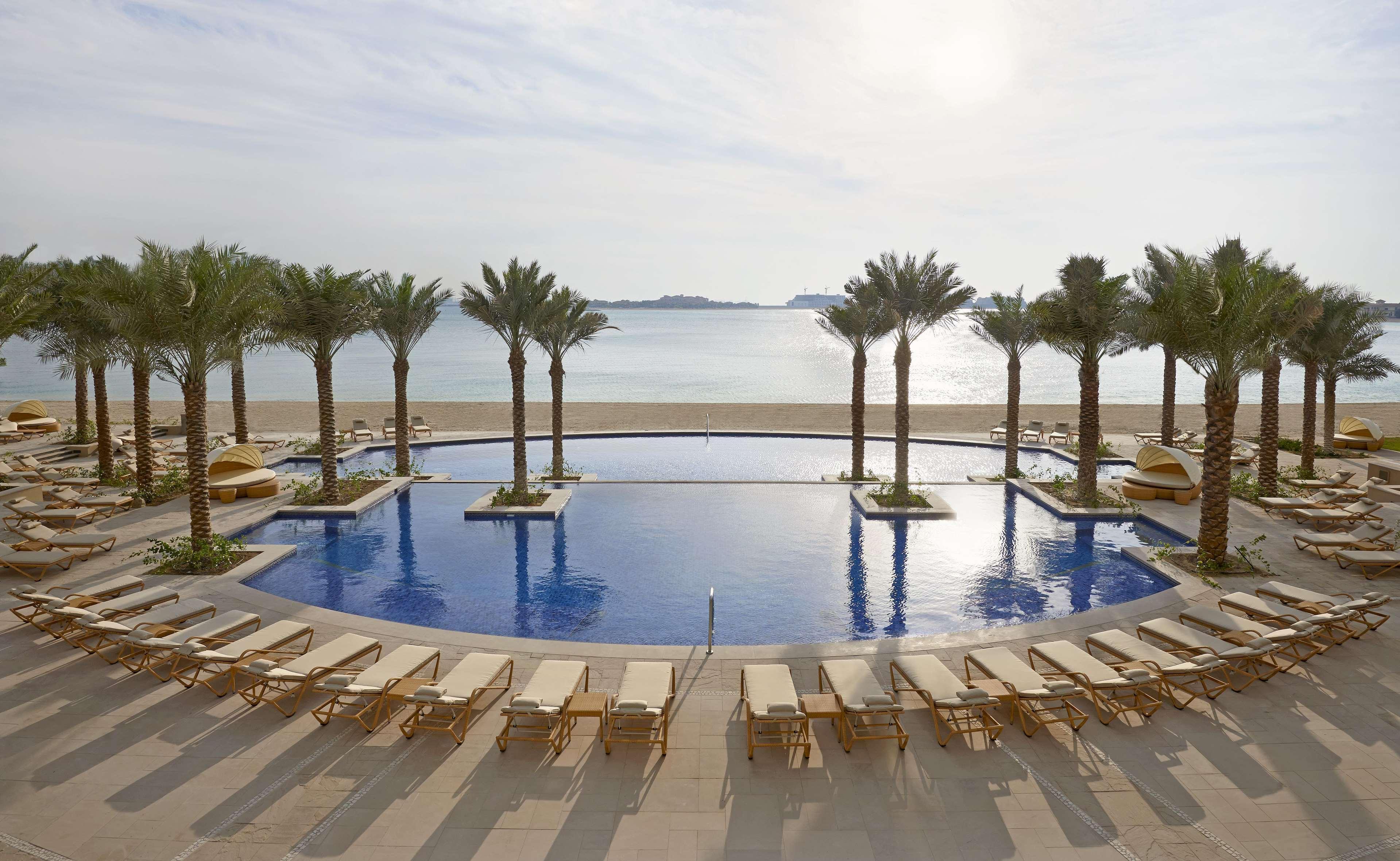 Курортный комплекс Fairmont The Palm
